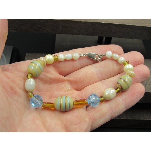 8 Inch Sterling Silver White And Cream Glass Beads Bracelet - Picture 2 of 6